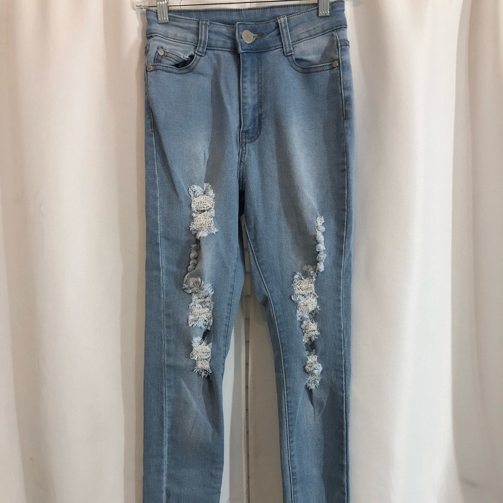 Ripped light blue skinny jeans!